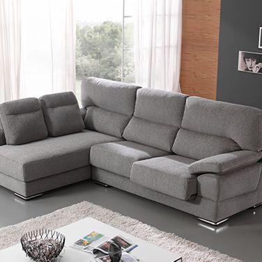 El Mundo Del Sofá sala con sofá de color gris